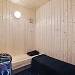 Four-bedroom In 펜션
