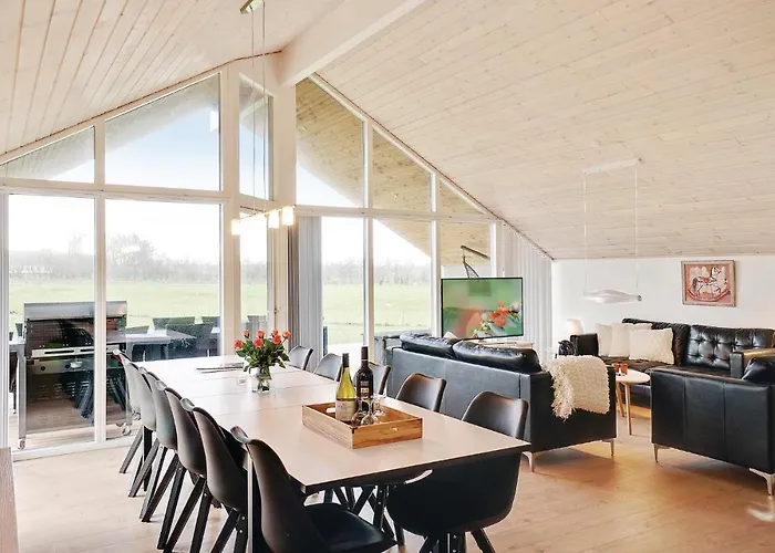 Dom wakacyjny Four-bedroom In